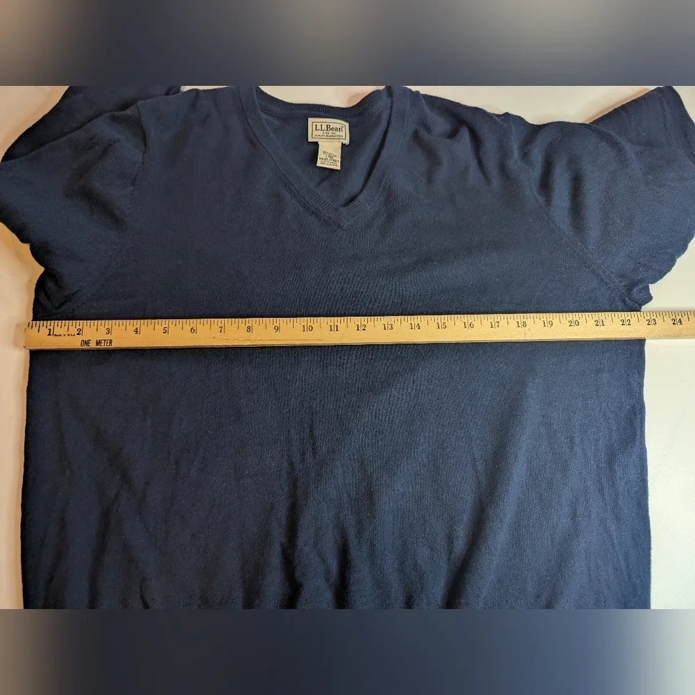 L.L. Bean Cashmere/Cotton V-Neck Navy Blue Pullover Sweater, Mens Large